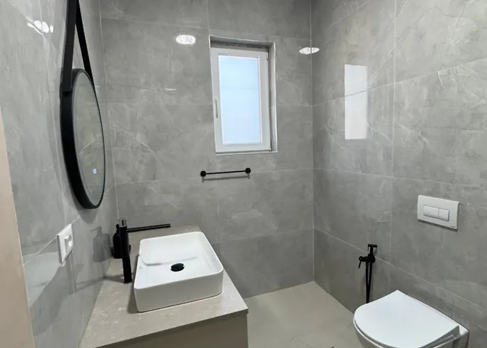 The Azure Breeze Beachfront Escape Apartamento *