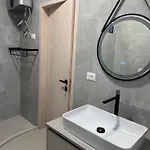The Azure Breeze Beachfront Escape Apartament *